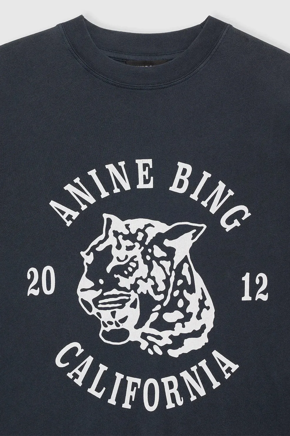 AVI TEE COLLEGIATE LEOPARD - WASHED CHARCOAL - ANINE BING