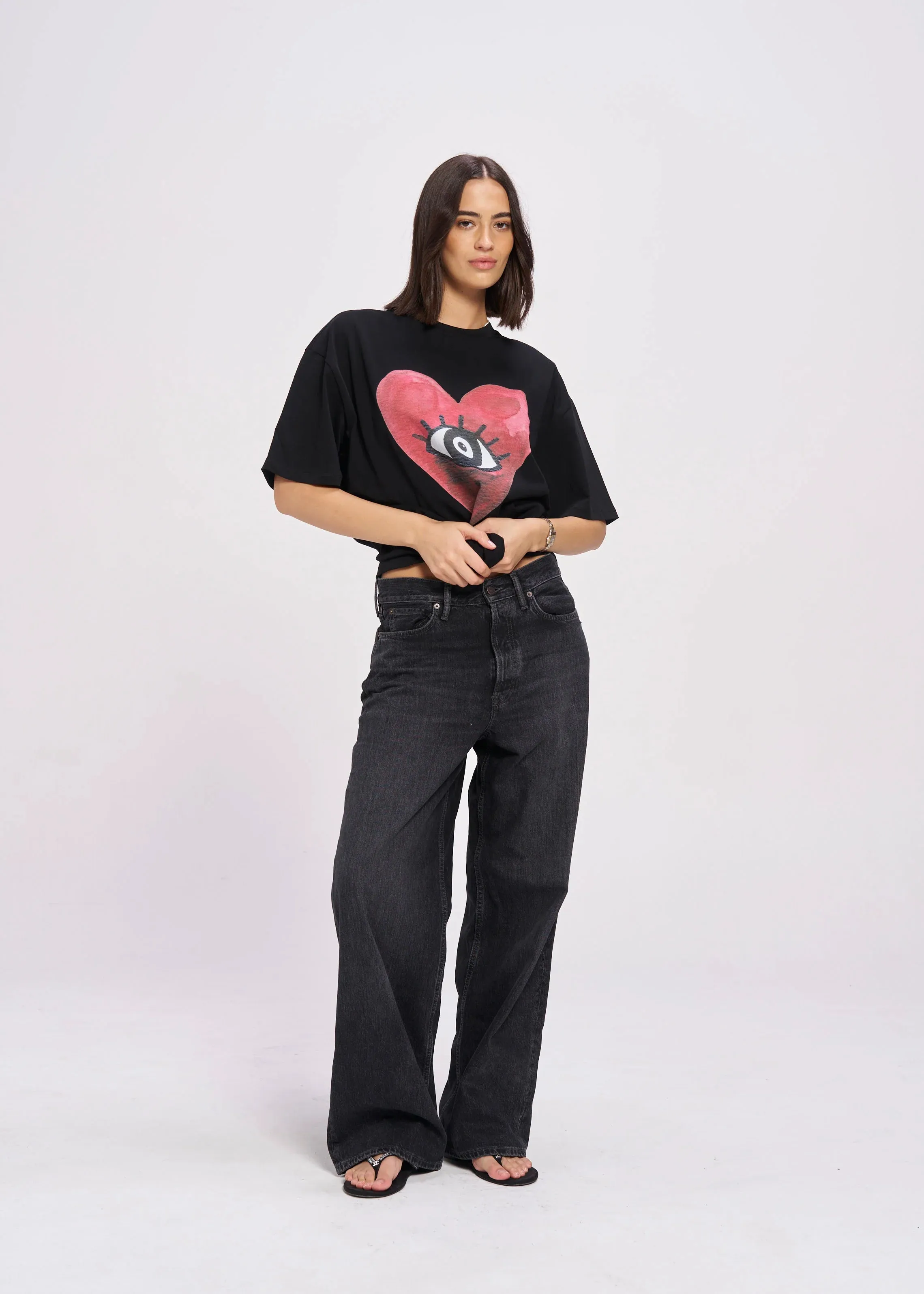 BURGUNDY HEARTS CLUB OVERSIZE TEE - BLACK BEAUTY - MAKU