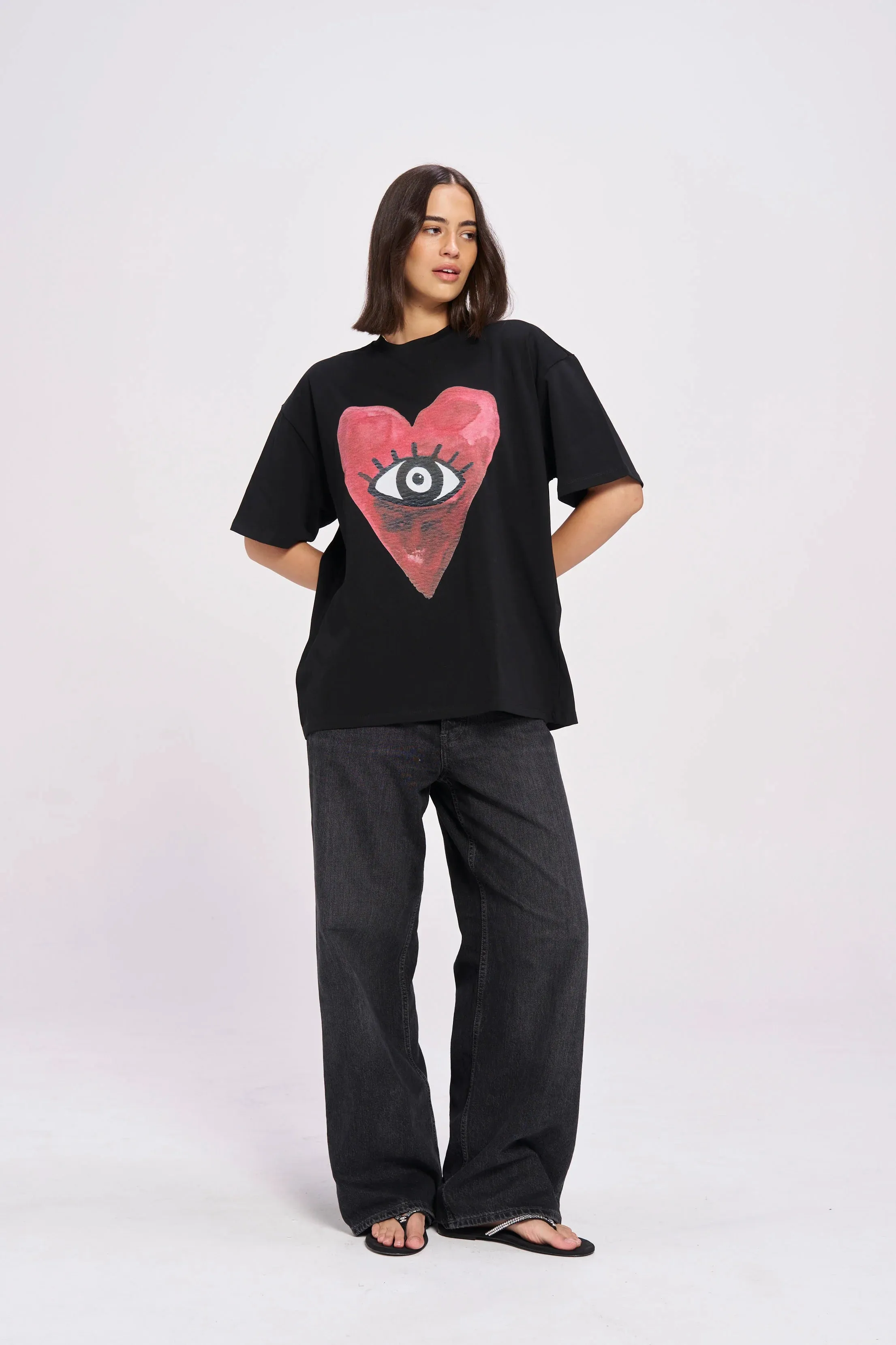 BURGUNDY HEARTS CLUB OVERSIZE TEE - BLACK BEAUTY - MAKU
