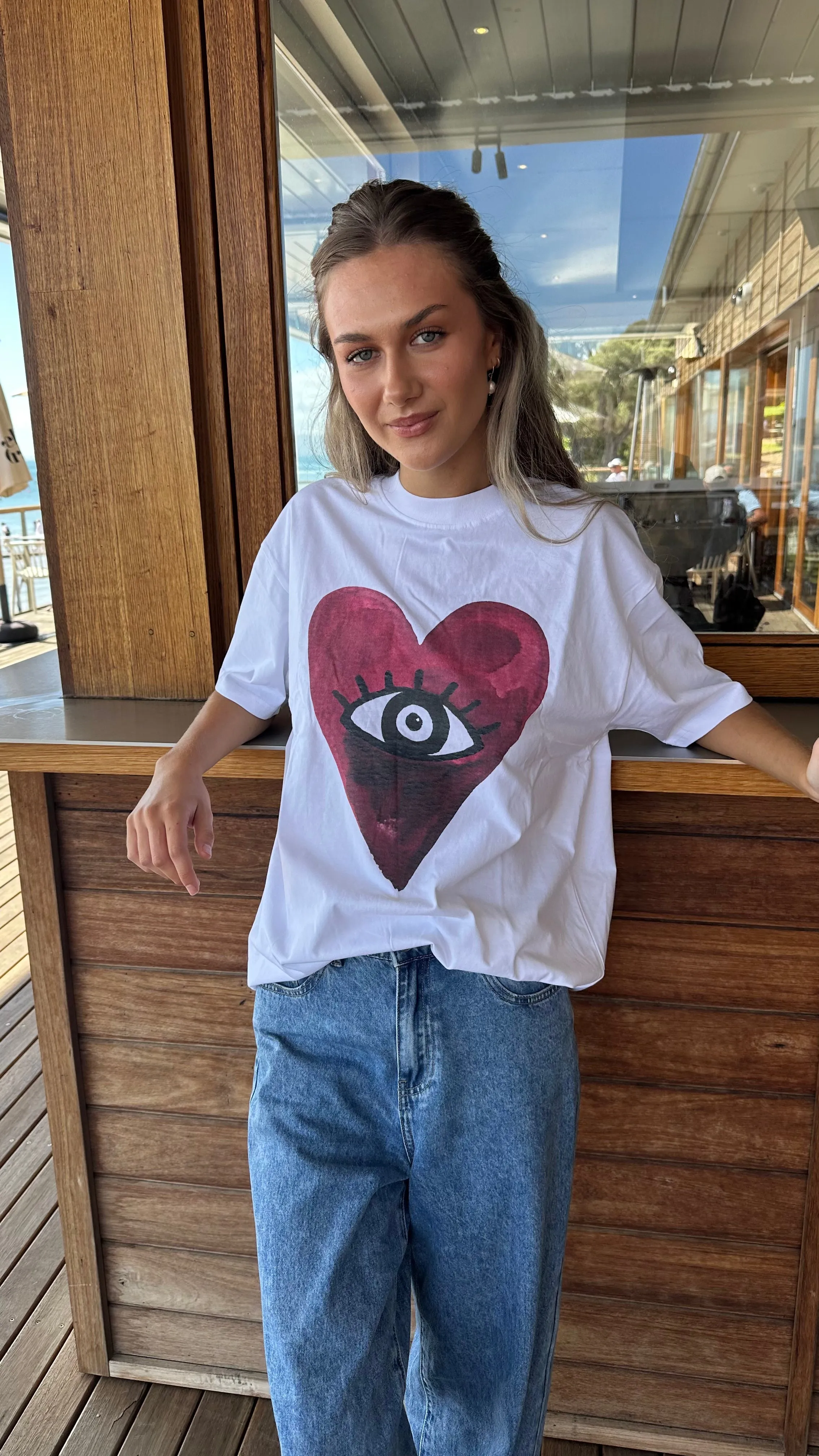 BURGUNDY HEARTS CLUB OVERSIZE TEE - LUCENT WHITE - MAKU