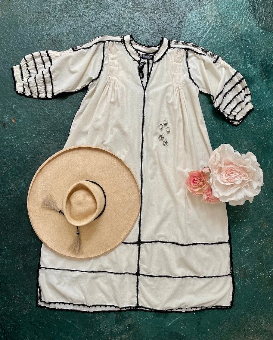 2025 FASHION TRENDS FOR WOMEN ESPANOLA DRESS LONG SLEEVE - CREAM / NAVY CROCHET - LAS NINAS