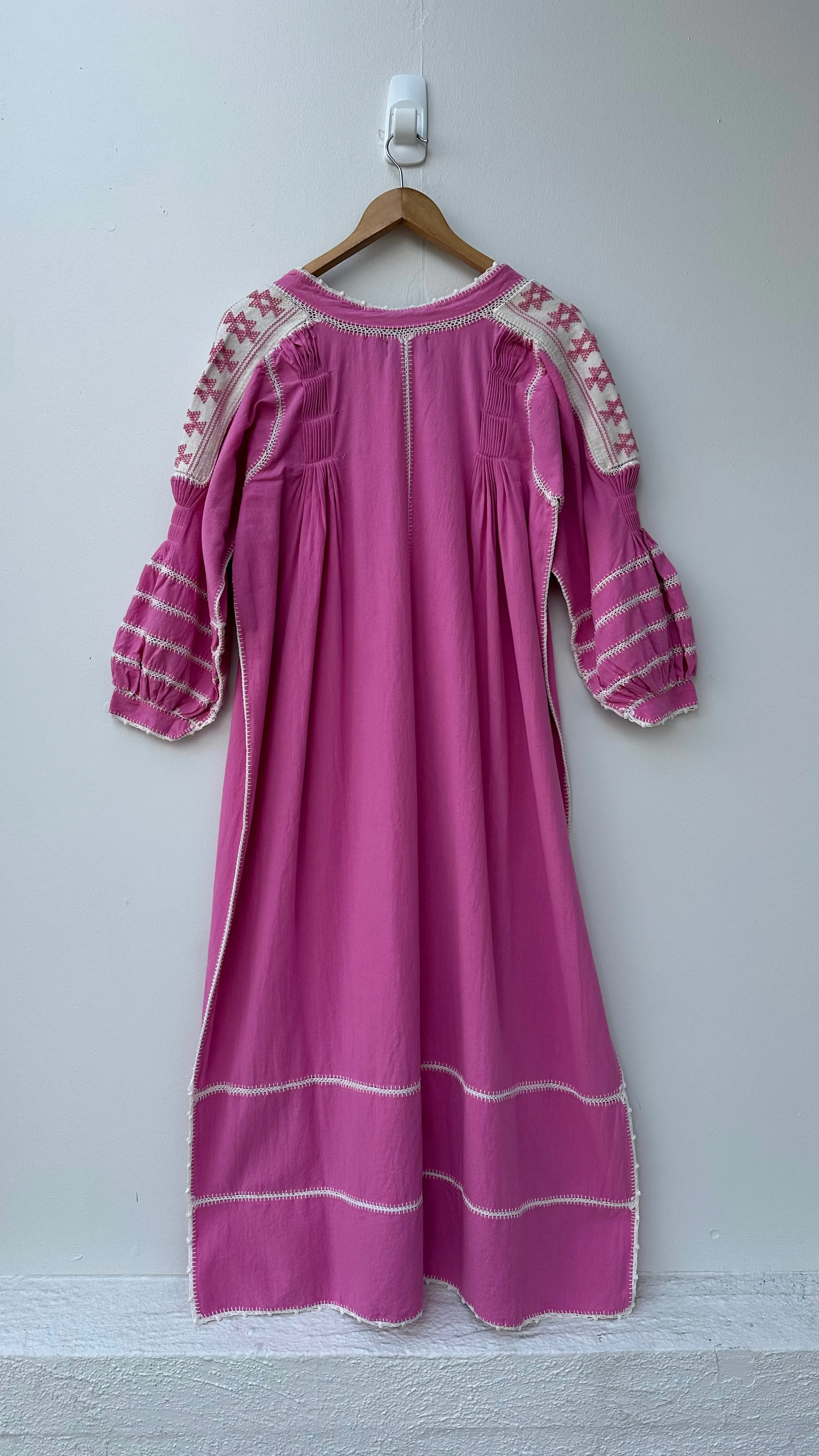 ESPANOLA DRESS LONG SLEEVE - HOT PINK  / CREAM CROCHET - LAS NINAS