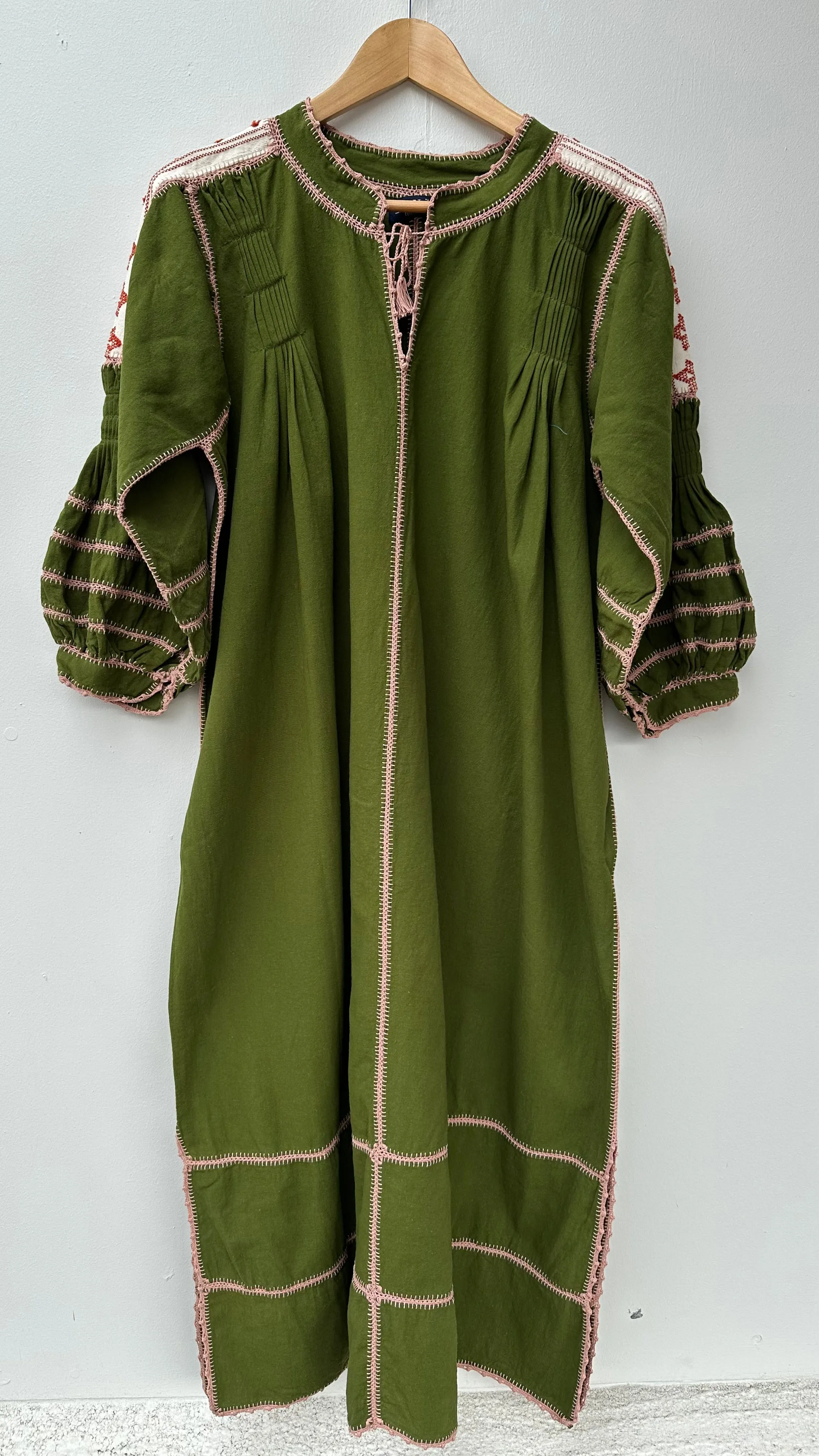 ESPANOLA DRESS LONG SLEEVE - OLIVE GREEN  / CAFE CROCHET - LAS NINAS