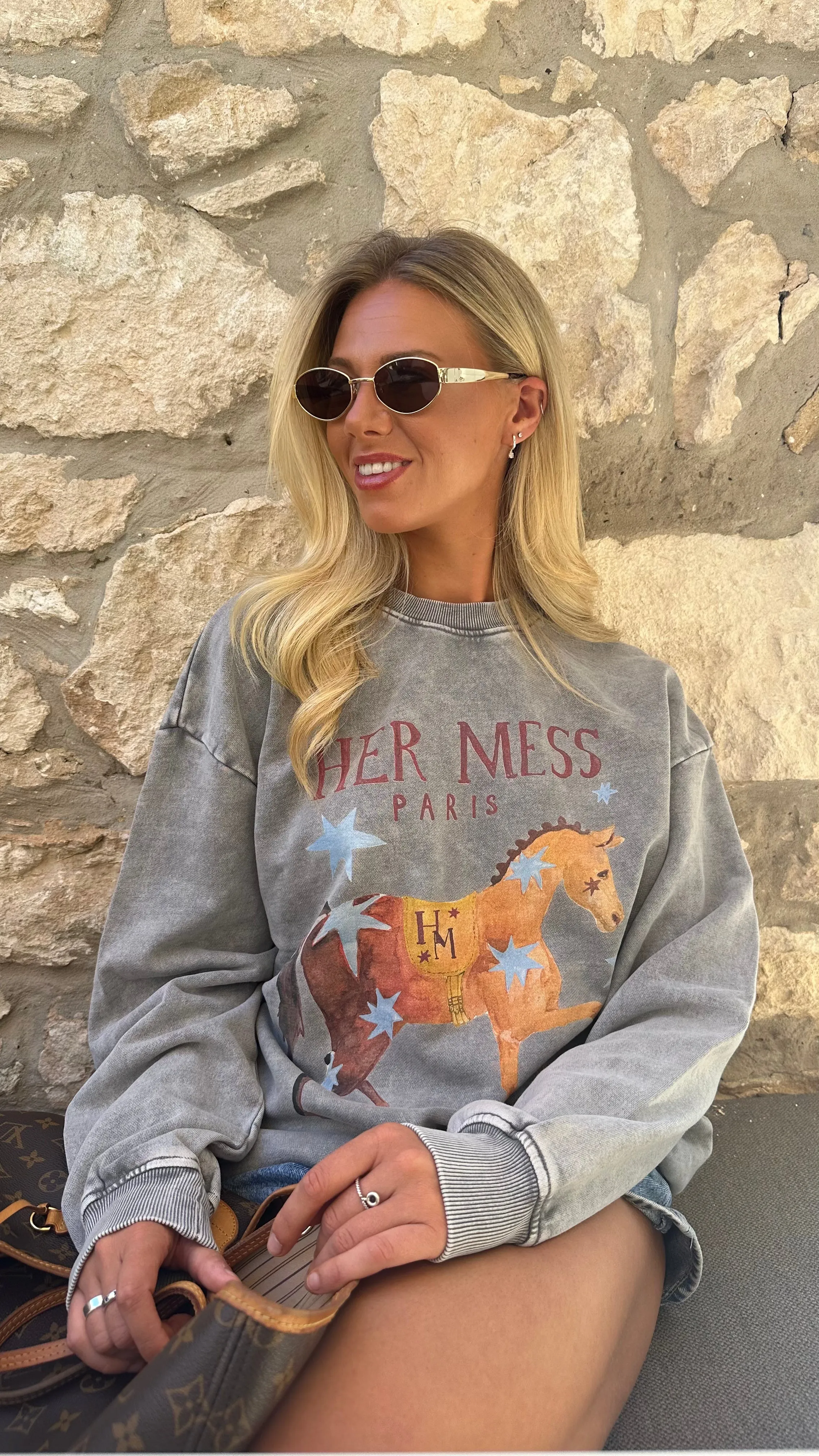 HER MESS ACID WASH CREW - LIGHT GREY - MAKU
