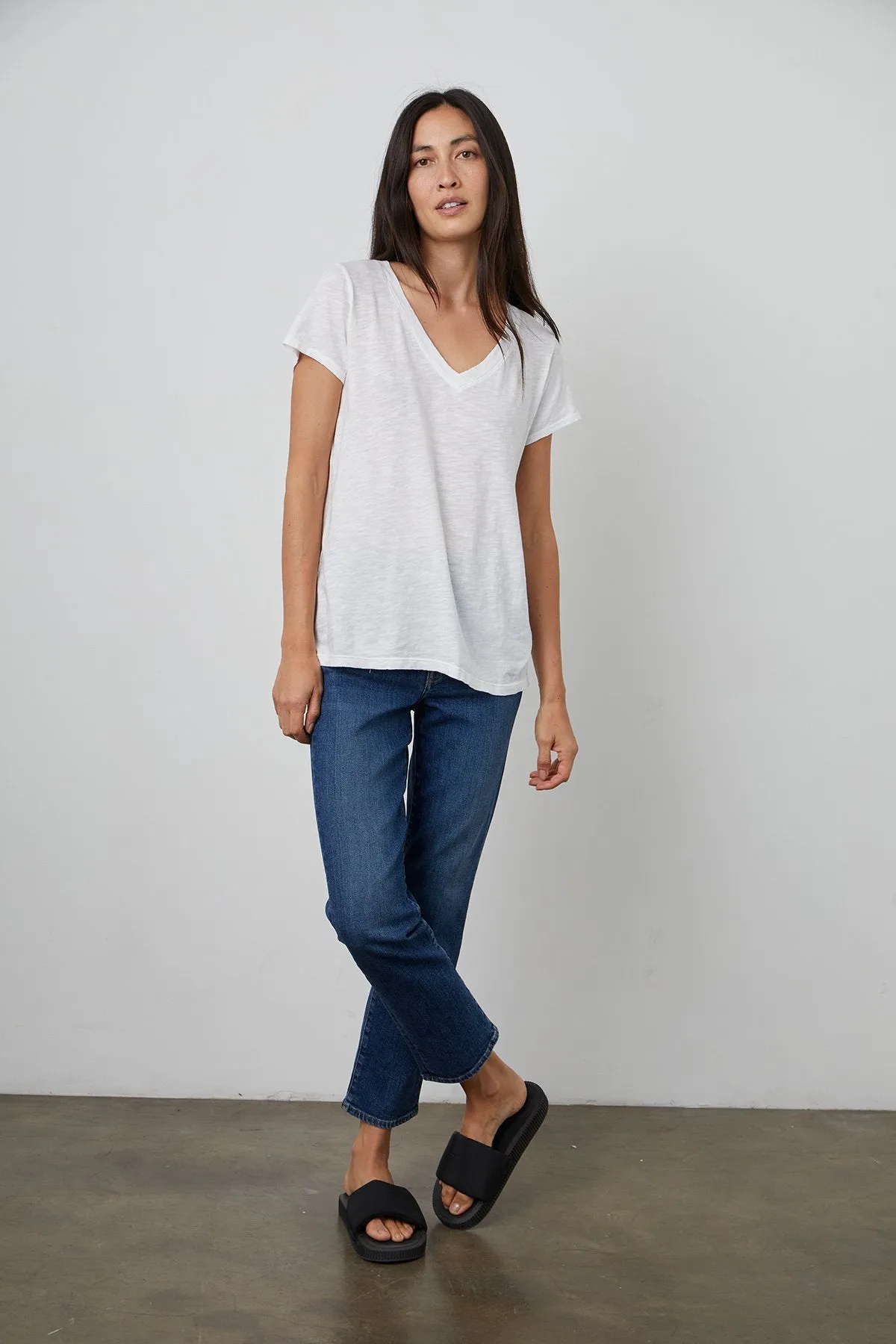 2025 FASHION TRENDS FOR WOMEN JILIAN ORIGINAL SLUB V-NECK - WHITE - VELVET BY GRAHAM AND SPENCER